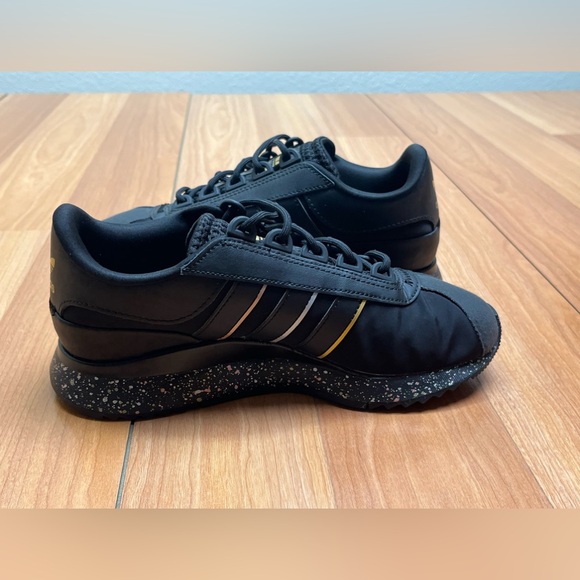Adidas FY1143 SL Andridge black/gold shoes new size 6 Women’s NWOT - Picture 3 of 10